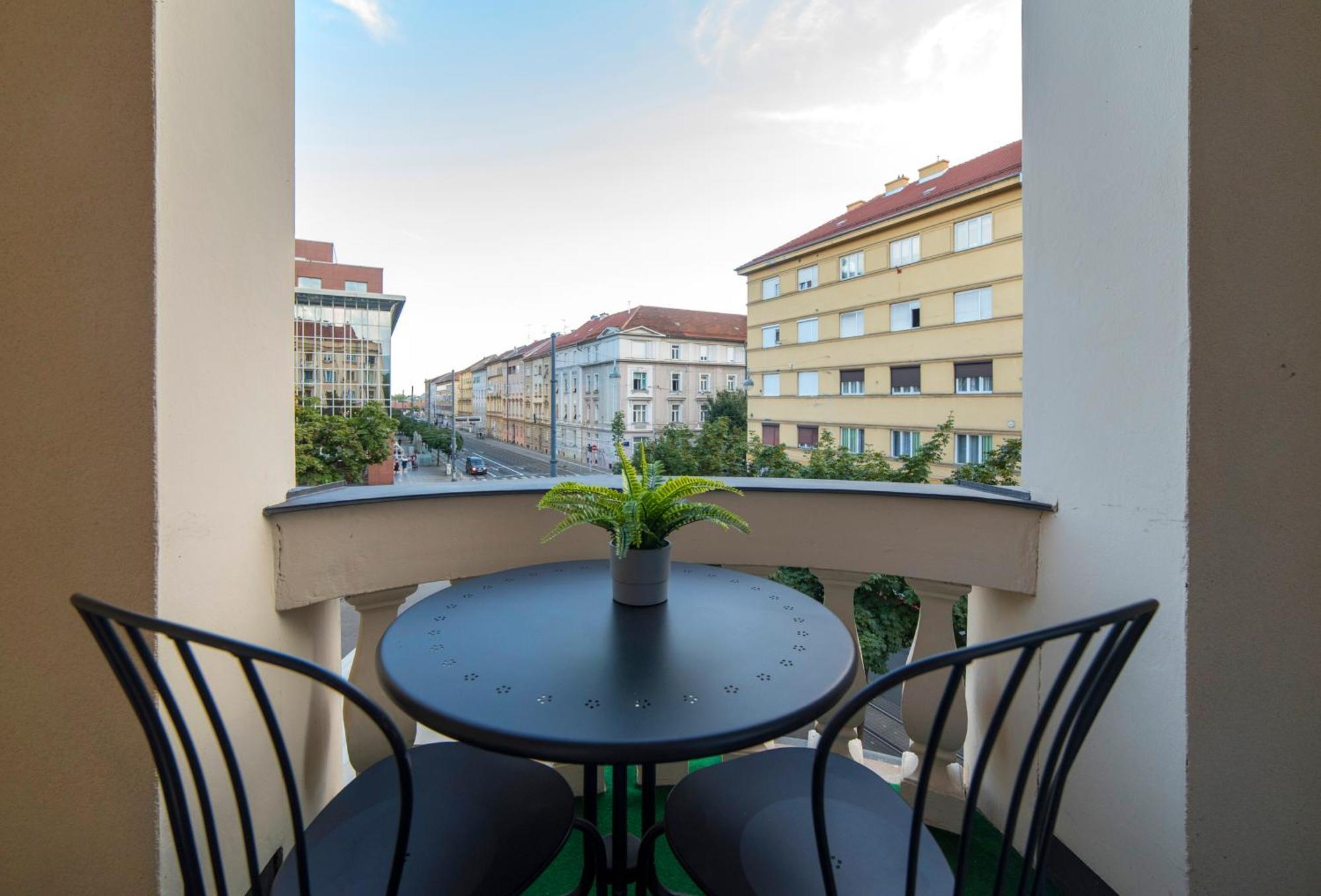 Evita Accommodation Zagreb Ngoại thất bức ảnh